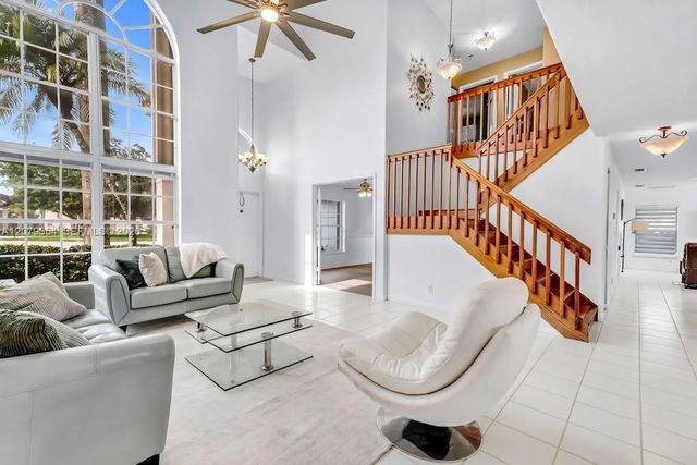 4 of 39 - 743 Nw 174th Terrace, Pembroke Pines, FL