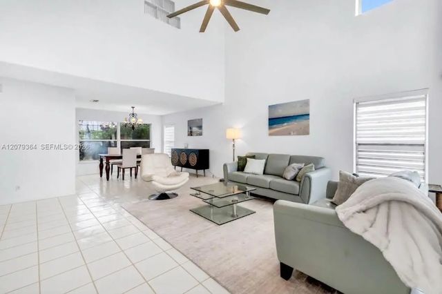 5 of 39 - 743 Nw 174th Terrace, Pembroke Pines, FL
