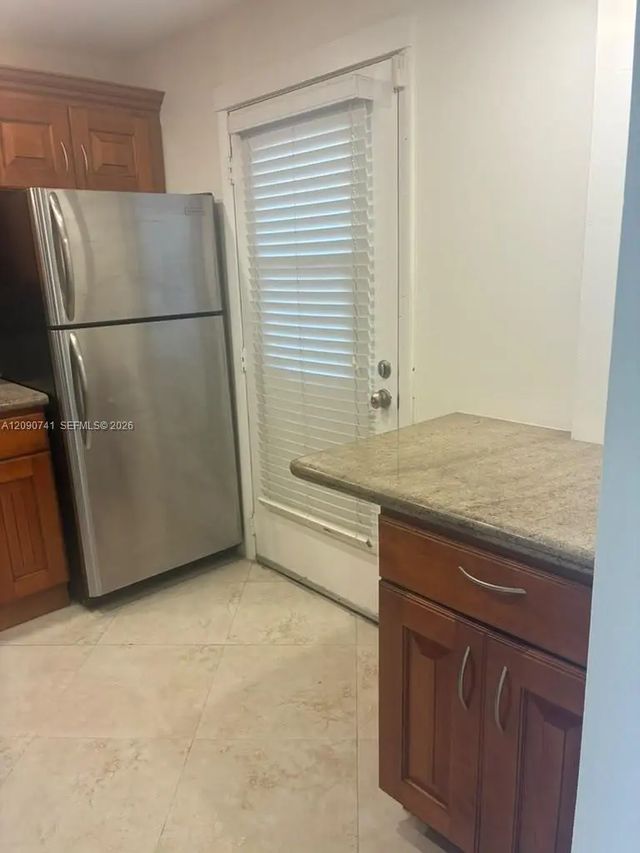 3 of 25 - 3101 N Country Club Drive #107, Aventura, FL