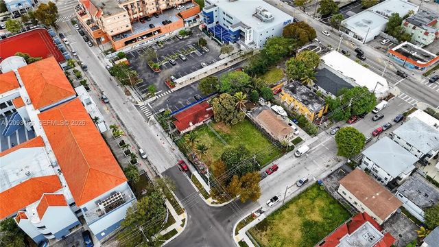 4 of 6 - 136 Sw 11th Avenue, Miami, FL