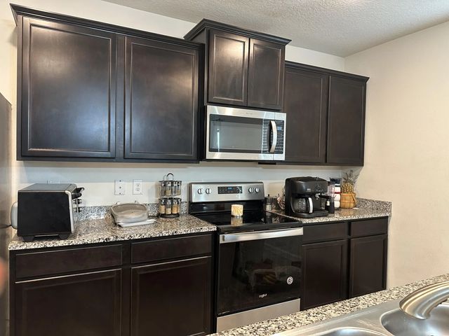 4 of 23 - 6140 Nw Regent Street, Port St. Lucie, FL