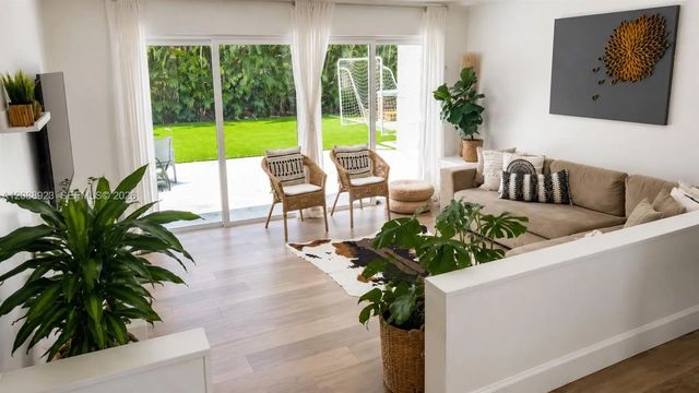 5 of 39 - 1835 Ne 212th Terrace, Miami, FL