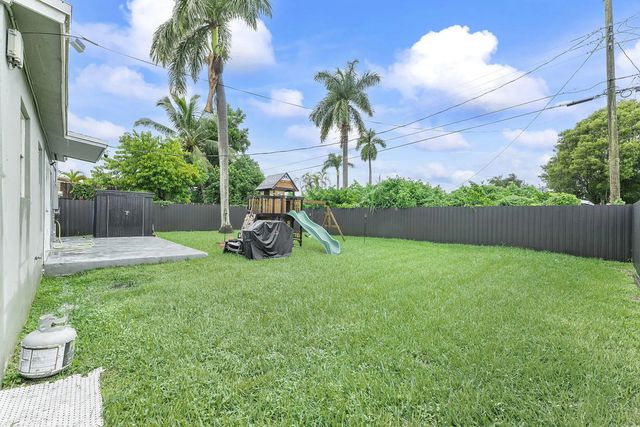 2 of 34 - 6337 Nw 24th Court, Margate, FL