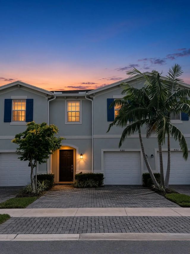 2 of 30 - 4180 Lagoon Shore Drive, Lake Worth, FL