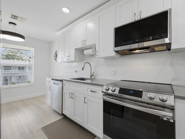 4 of 46 - 2860 Sw 13th Street #202, Delray Beach, FL