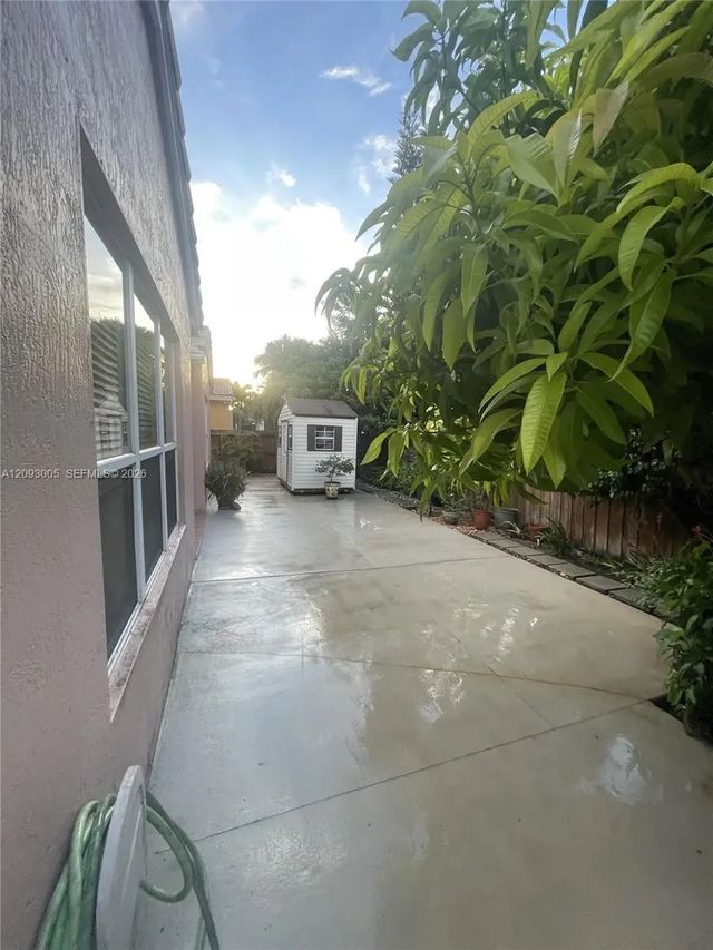 2 of 9 - 16125 Sw 62nd Terrace, Miami, FL