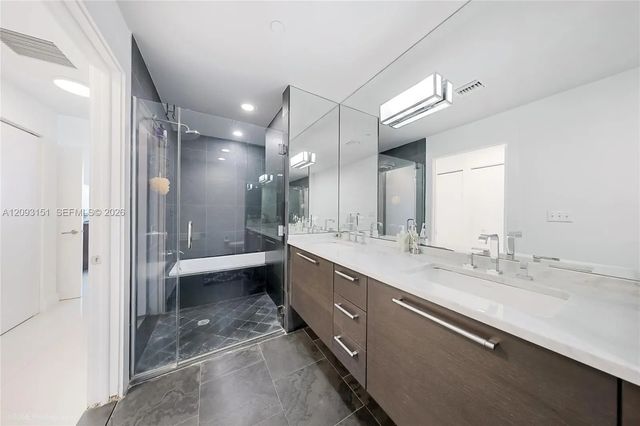 3 of 14 - 900 Biscayne Boulevard #2602, Miami, FL