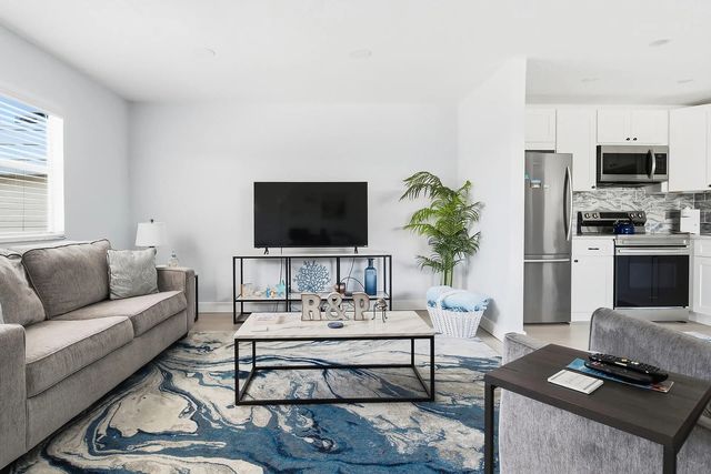 2 of 38 - 702 Saxony O Way, Delray Beach, FL