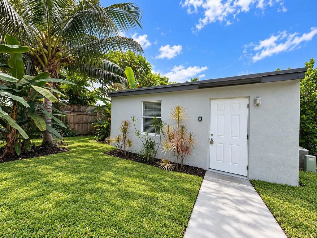 32 Lake Osborne Drive ##9, Lake Worth Beach