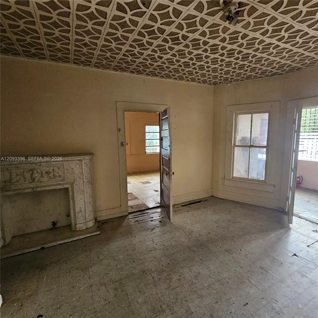 5 of 11 - 105 Nw 58th Street, Miami, FL