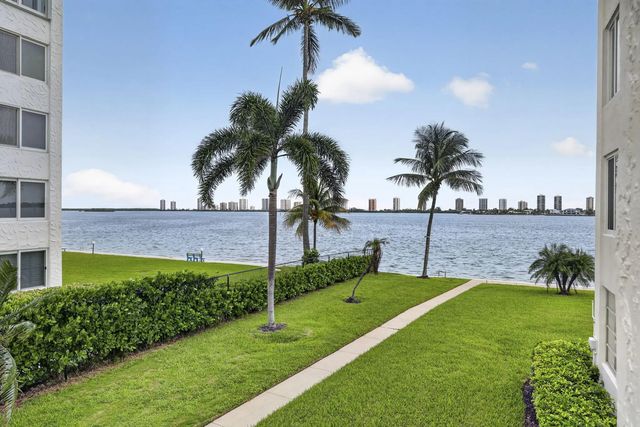 3 of 51 - 301 Lake Shore Drive #201, Lake Park, FL