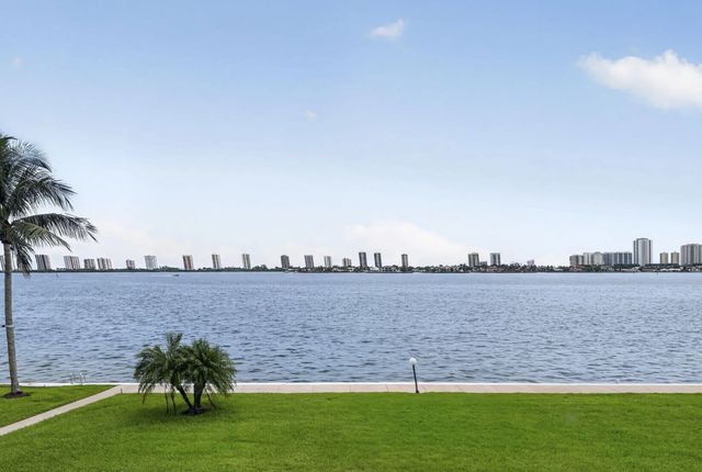 4 of 51 - 301 Lake Shore Drive #201, Lake Park, FL
