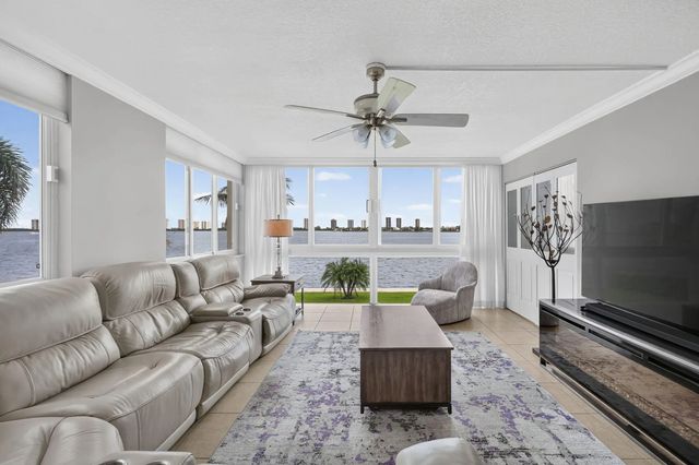 5 of 51 - 301 Lake Shore Drive #201, Lake Park, FL