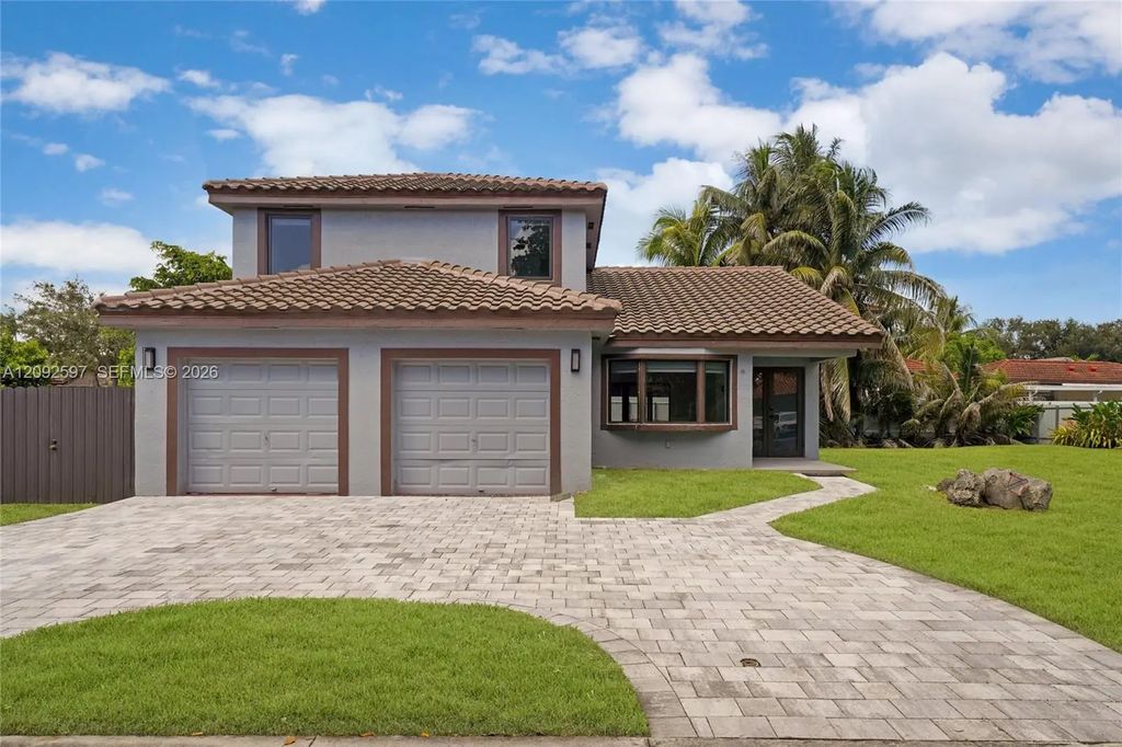 8745 Nw 150th Terrace, Miami Lakes