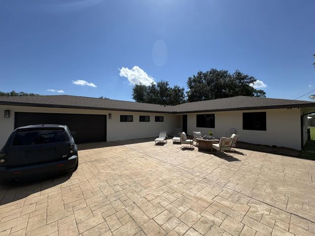 3 of 15 - 5139 1st Road, Lake Worth, FL
