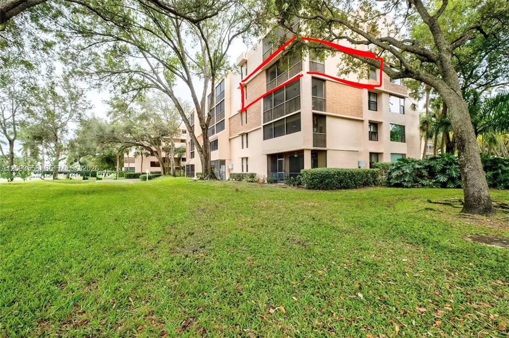 6800 Cypress Road #401, Plantation