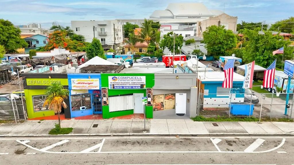 1527 W Flagler Street, Miami
