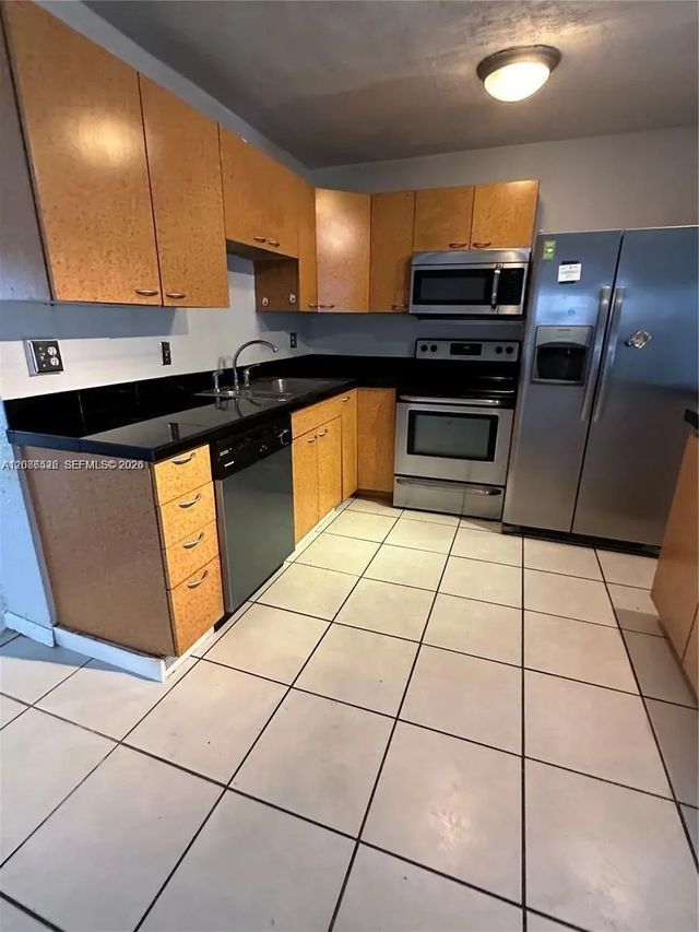 4 of 19 - 4812 Sw 45th Avenue, Dania Beach, FL