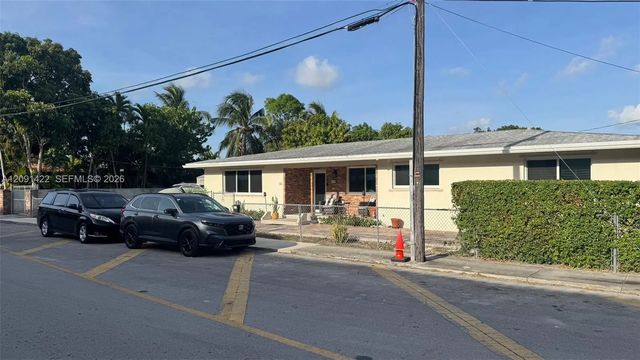 2 of 3 - 111 Sw 24th Avenue, Miami, FL