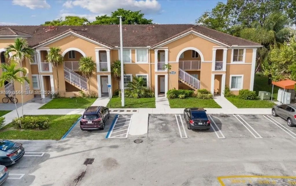 7050 Nw 177th Street #108-11, Hialeah
