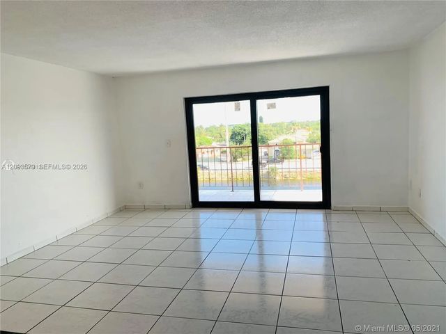 3 of 17 - 1325 W 68th Street #514, Hialeah, FL