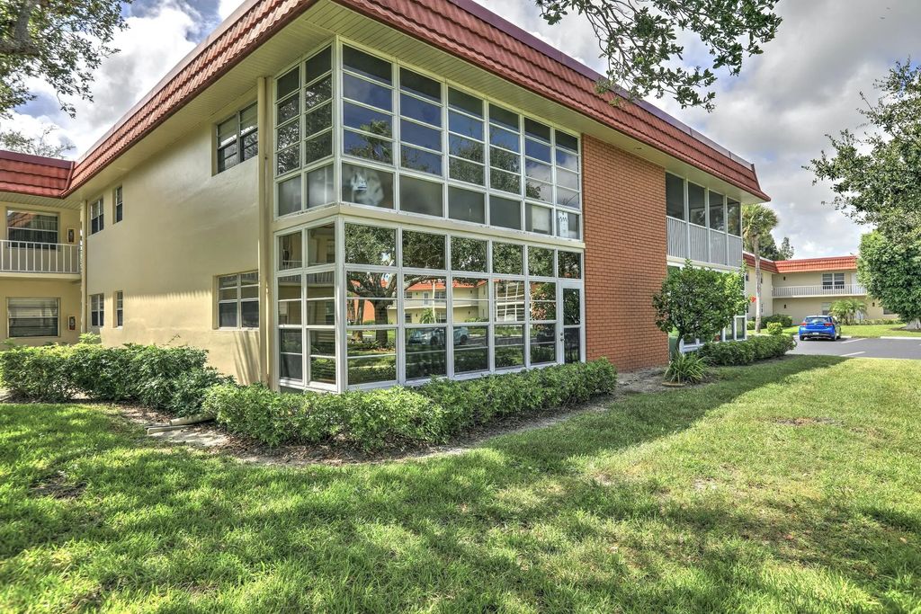 46 Woodland Drive #106, Vero Beach