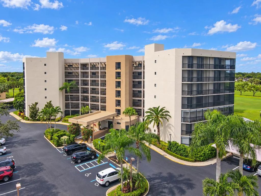5301 Fountains Drive S #501, Lake Worth