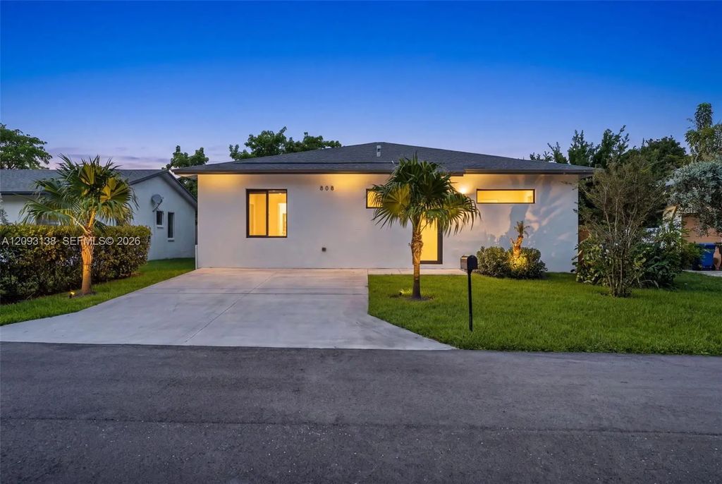 808 Nw 5th Terrace, Hallandale Beach