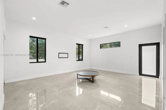 3 of 29 - 808 Nw 5th Terrace, Hallandale Beach, FL