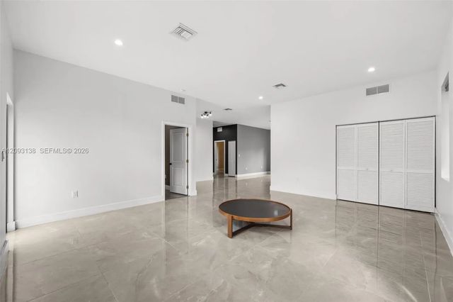 5 of 29 - 808 Nw 5th Terrace, Hallandale Beach, FL