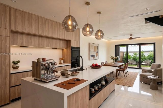 2 of 3 - 205 Ne 17th Avenue, Fort Lauderdale, FL