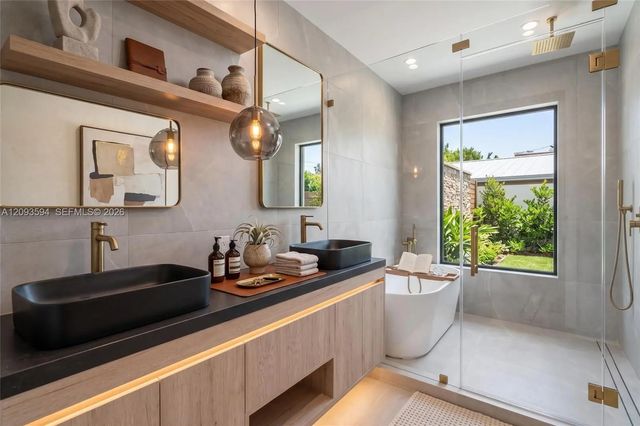3 of 3 - 205 Ne 17th Avenue, Fort Lauderdale, FL