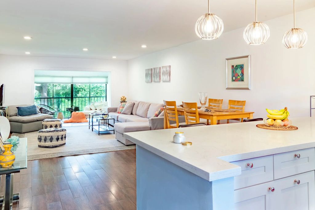 9282 Vista Del Lago #d, Boca Raton