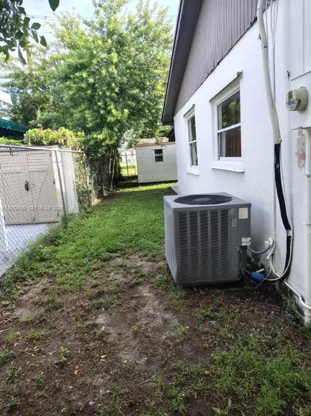 3 of 25 - 10980 Sw 143rd Terrace, Miami, FL