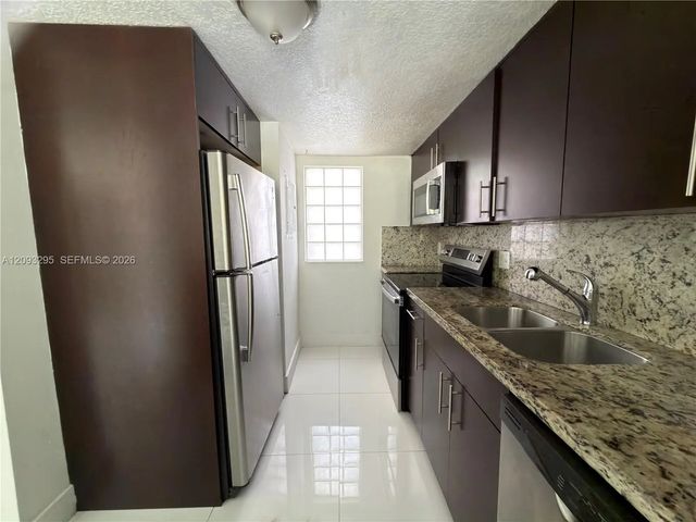 5 of 15 - 695 Sw 11th Street #204, Miami, FL