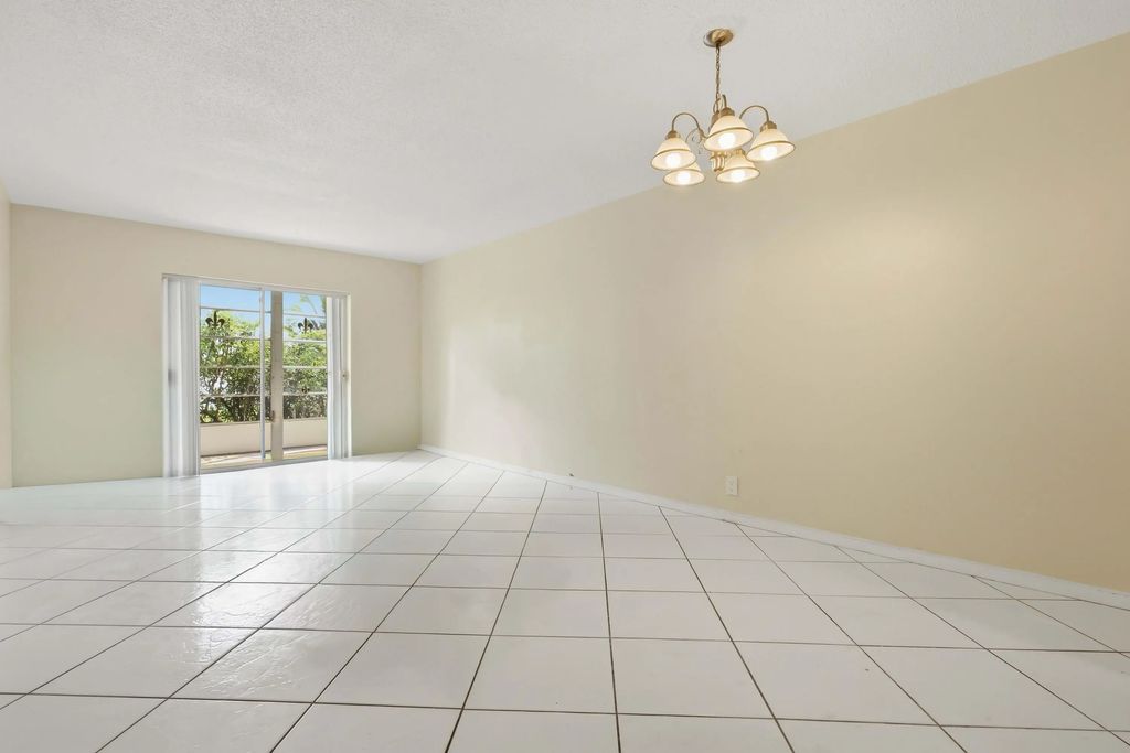 5480 Nw 11th Street #102, Plantation