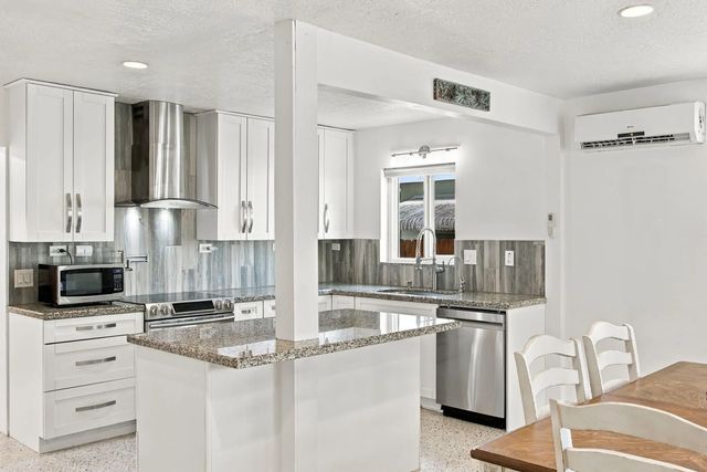 5 of 30 - 245 Sw 5th Street, Dania Beach, FL