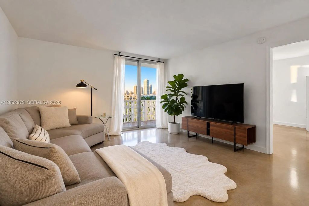 1020 Meridian Avenue #816, Miami Beach