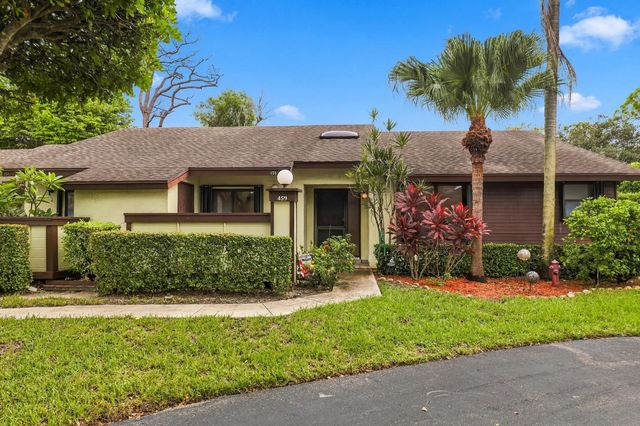 459 Knollwood Court #459, Royal Palm Beach