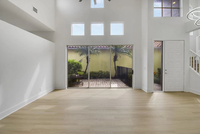 4 of 49 - 10375 Osprey Trace, West Palm Beach, FL