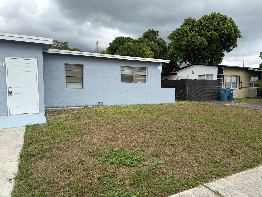 3451 Nw 6th Street, Lauderhill