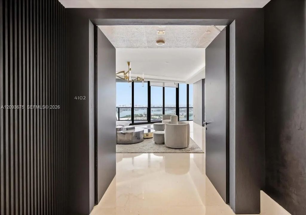 1000 Biscayne Boulevard #4102, Miami