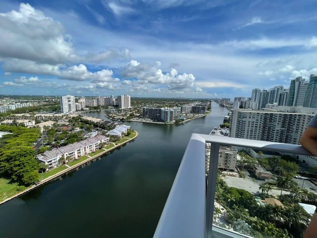 4010 S Ocean Drive #r1902, Hollywood