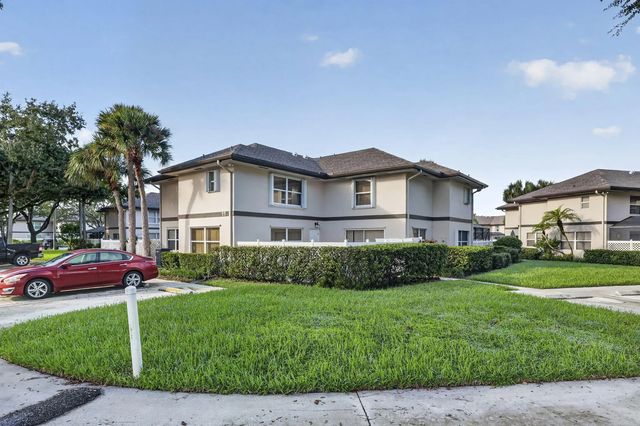 11 Amherst Court #d, Royal Palm Beach