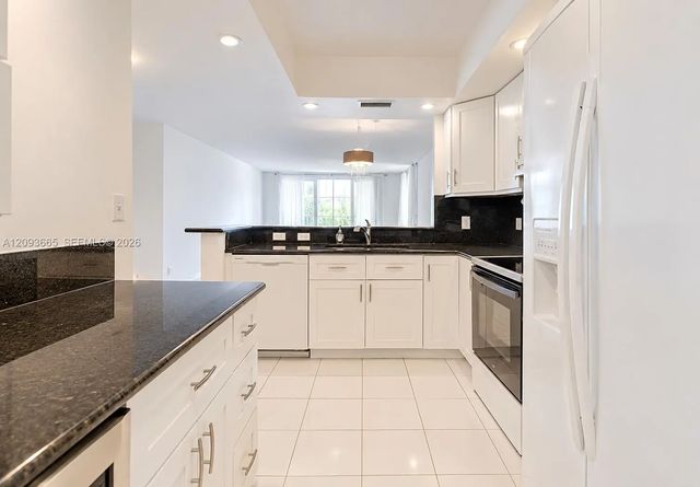 2 of 8 - 3581 S Ocean Boulevard #2d, South Palm Beach, FL