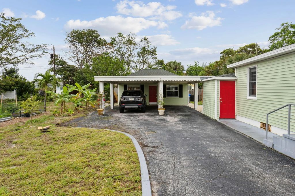 614 N 7th Street, Lantana