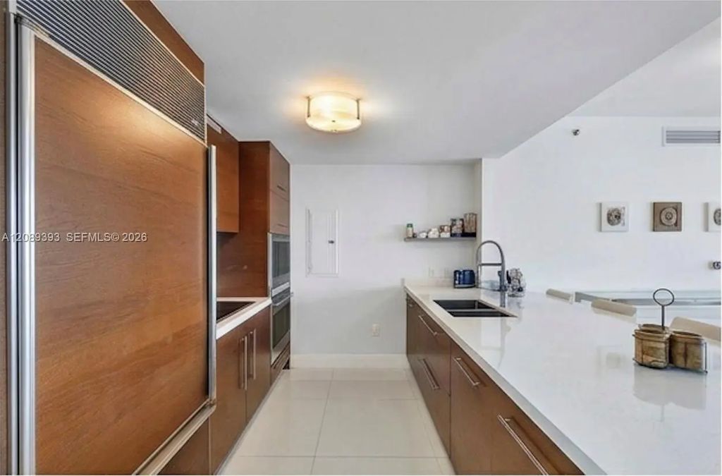 465 Brickell Avenue #3905, Miami