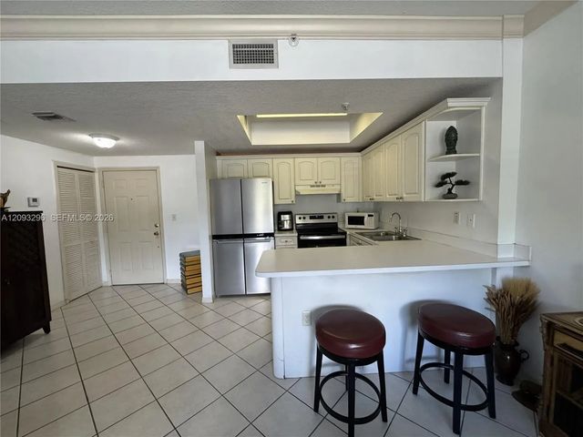 4 of 17 - 3500 Coral Way #412, Miami, FL