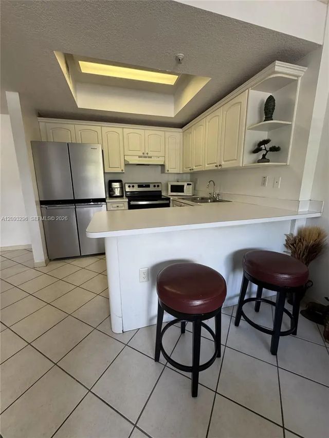 5 of 17 - 3500 Coral Way #412, Miami, FL