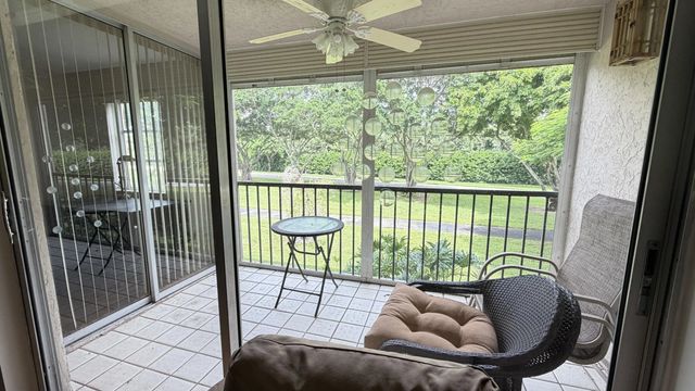 5 of 28 - 6865 Huntington Lane #203, Delray Beach, FL